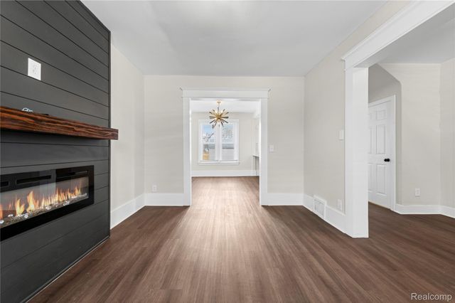 8103 E Canfield Street, Detroit, MI 48214