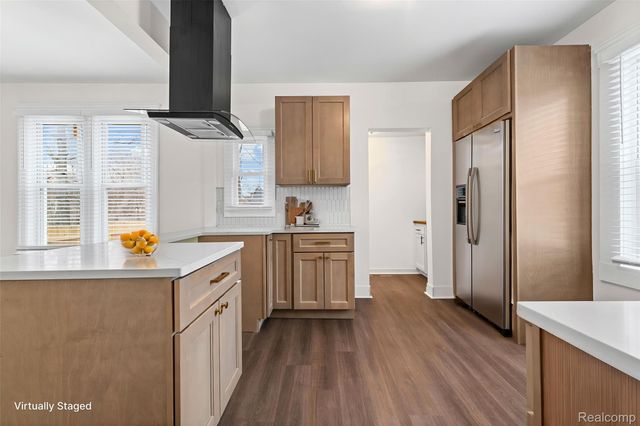 8103 E Canfield Street, Detroit, MI 48214