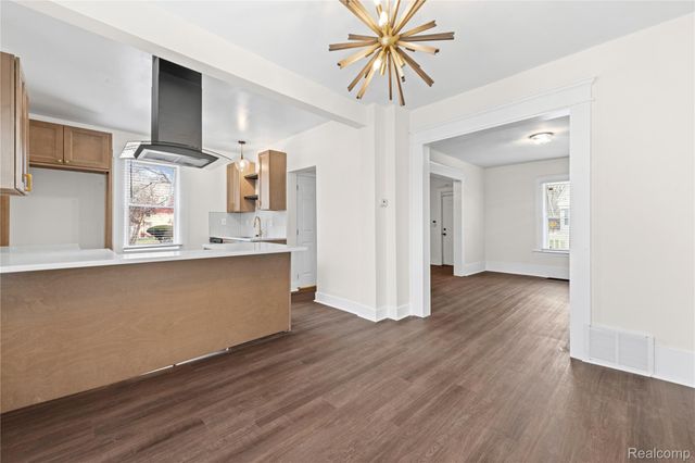 8103 E Canfield Street, Detroit, MI 48214