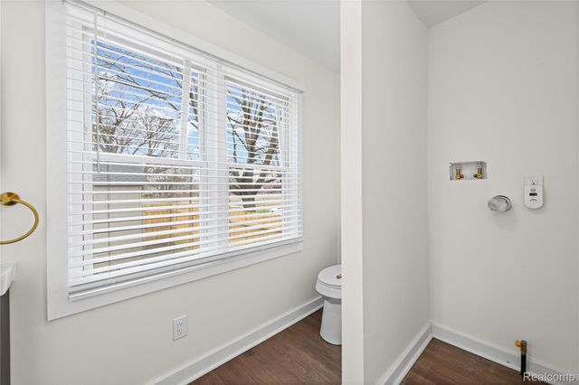 8103 E Canfield Street, Detroit, MI 48214