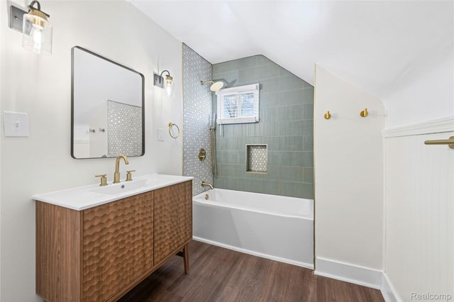 8103 E Canfield Street, Detroit, MI 48214