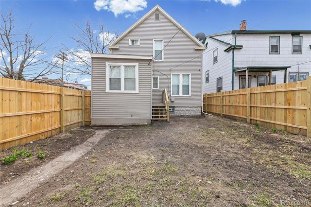 8103 E Canfield Street, Detroit, MI 48214