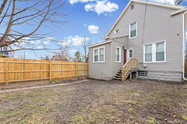 8103 E Canfield Street, Detroit, MI 48214