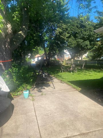 2562 S 68th STREET, Milwaukee, WI 53219