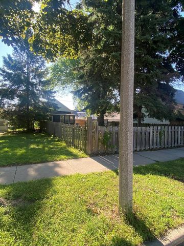 2562 S 68th STREET, Milwaukee, WI 53219
