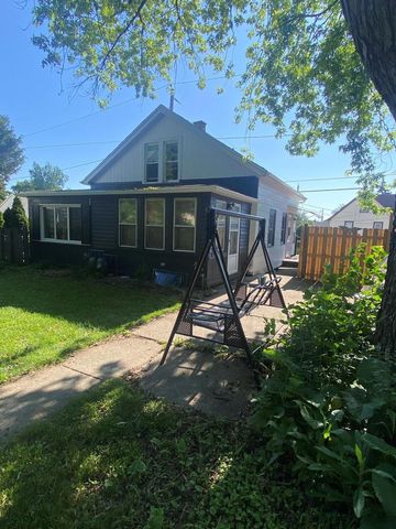 2562 S 68th STREET, Milwaukee, WI 53219