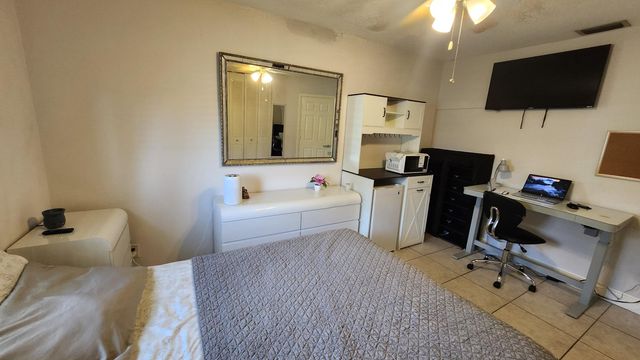 1726 NW 82ND Avenue, Coral Springs, FL 33071