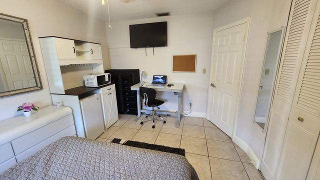1726 NW 82ND Avenue, Coral Springs, FL 33071