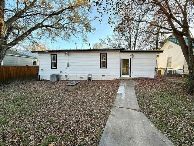 205 Duffee Avenue, Eufaula, OK 74432