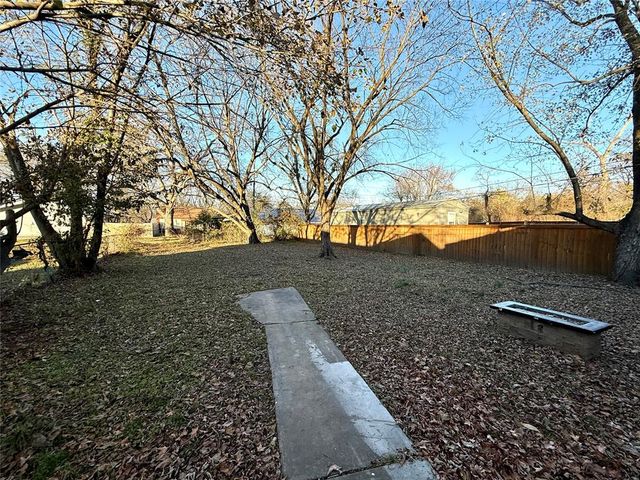 205 Duffee Avenue, Eufaula, OK 74432