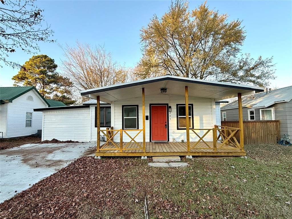 205 Duffee Avenue, Eufaula, OK 74432