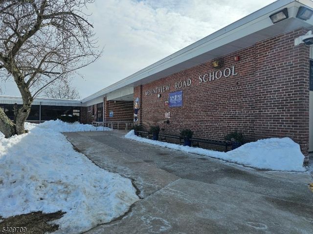 275 Malapardis Rd, Hanover Twp., NJ 07950