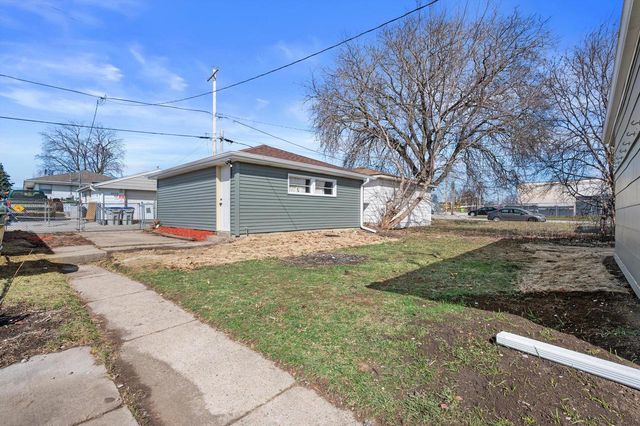 5771 N 97th STREET, Milwaukee, WI 53225