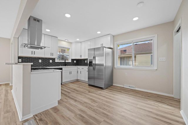 5771 N 97th STREET, Milwaukee, WI 53225