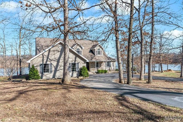 133 Pinnacle Point Drive, Hillsboro, IL 62049