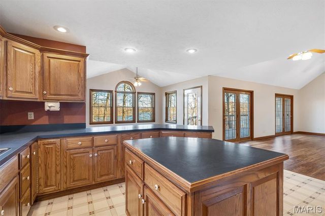 133 Pinnacle Point Drive, Hillsboro, IL 62049