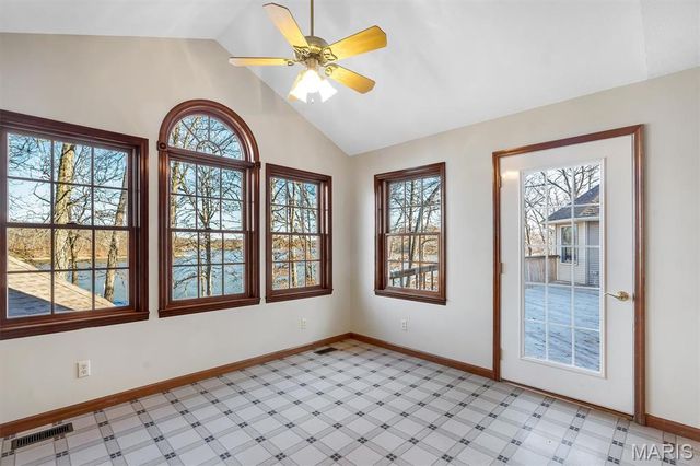 133 Pinnacle Point Drive, Hillsboro, IL 62049