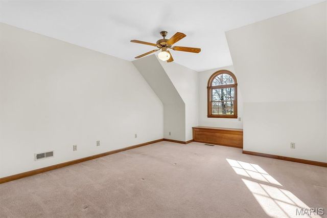 133 Pinnacle Point Drive, Hillsboro, IL 62049