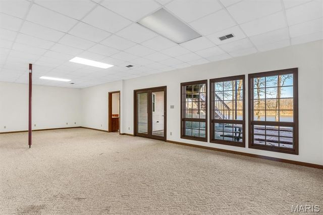 133 Pinnacle Point Drive, Hillsboro, IL 62049