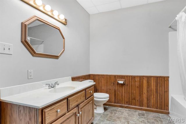 133 Pinnacle Point Drive, Hillsboro, IL 62049