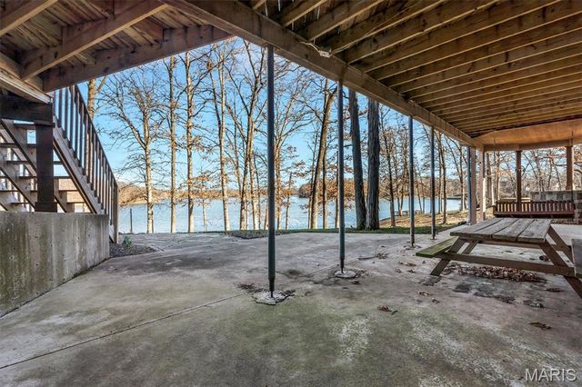 133 Pinnacle Point Drive, Hillsboro, IL 62049