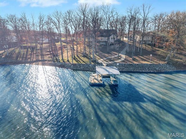 133 Pinnacle Point Drive, Hillsboro, IL 62049