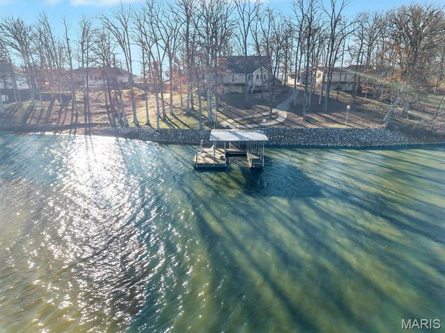 133 Pinnacle Point Drive, Hillsboro, IL 62049