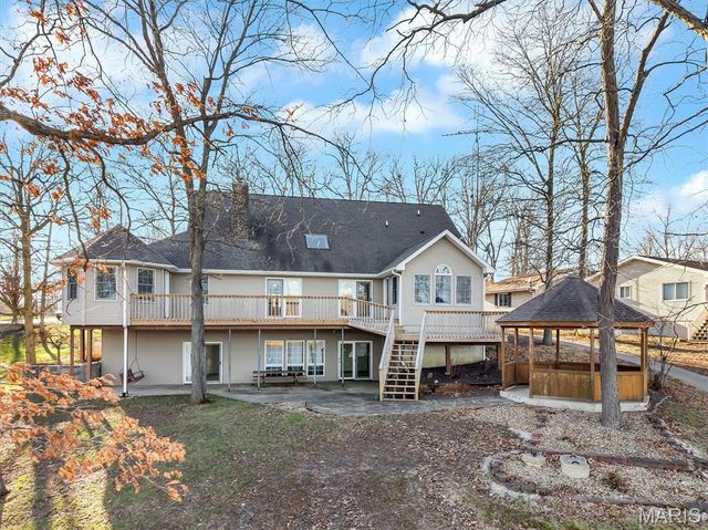 133 Pinnacle Point Drive, Hillsboro, IL 62049