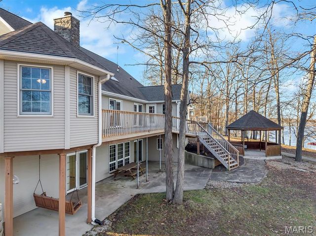 133 Pinnacle Point Drive, Hillsboro, IL 62049