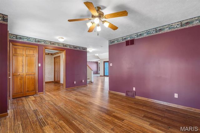 133 Pinnacle Point Drive, Hillsboro, IL 62049