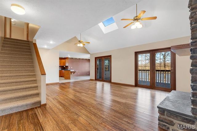 133 Pinnacle Point Drive, Hillsboro, IL 62049