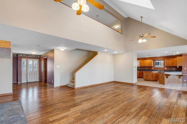 133 Pinnacle Point Drive, Hillsboro, IL 62049