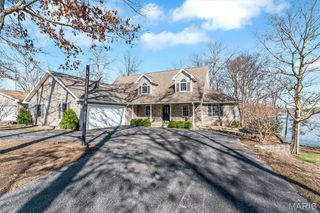 133 Pinnacle Point Drive, Hillsboro, IL 62049