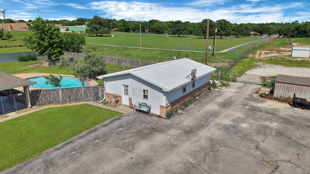 1815 Newport Road, Weatherford, TX 76086
