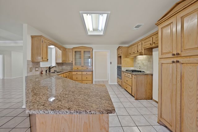 1815 Newport Road, Weatherford, TX 76086