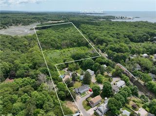 12 Bowhay Hill Road, Branford, CT 06405