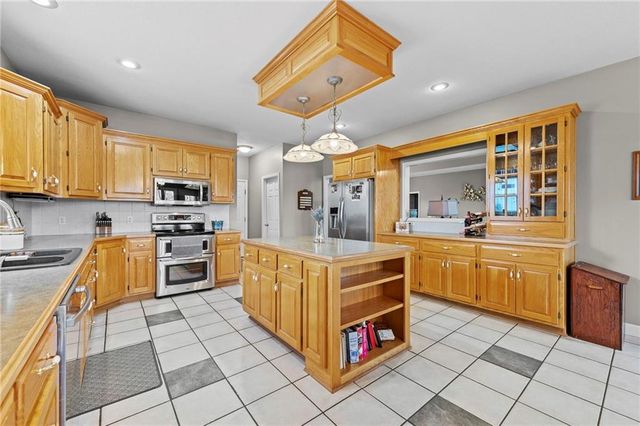 13175 Woodridge Drive, Platte City, MO 64079