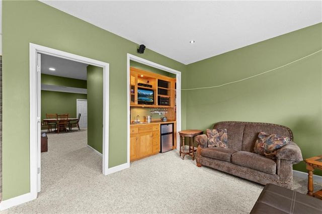 13175 Woodridge Drive, Platte City, MO 64079