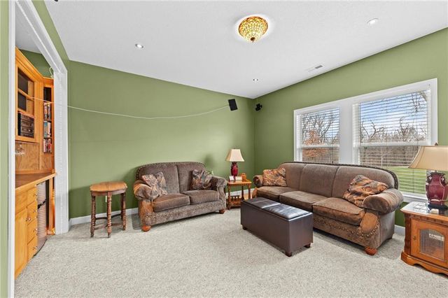 13175 Woodridge Drive, Platte City, MO 64079