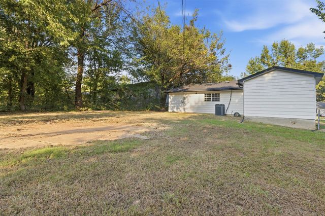 2332 S Poplar Street, Sapulpa, OK 74066