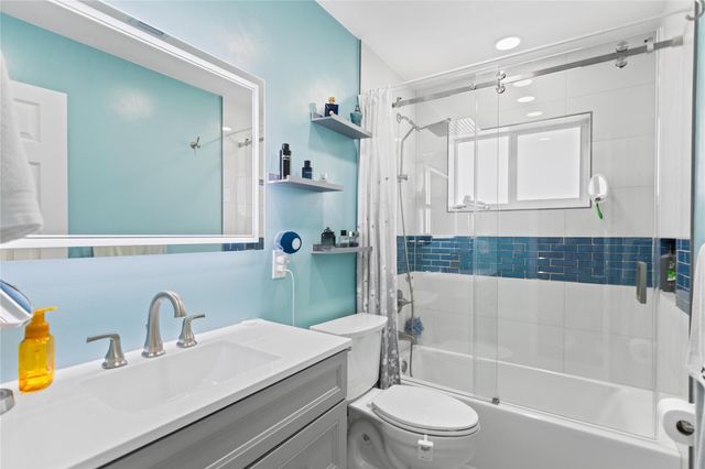 2935 NW 11th Terrace, Wilton Manors, FL 33311