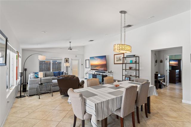 2935 NW 11th Terrace, Wilton Manors, FL 33311