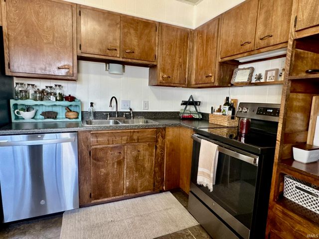 108 N Oak Street, Orleans, IN 47452