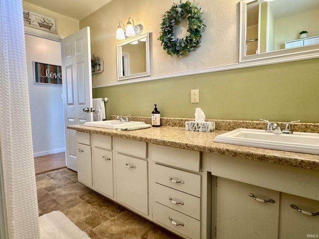 108 N Oak Street, Orleans, IN 47452