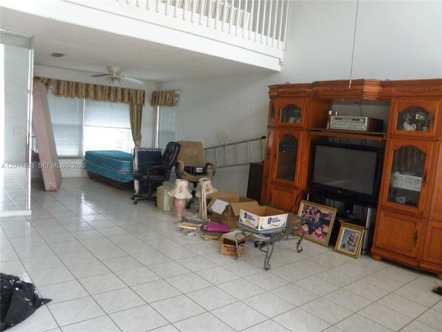 722 NW 177th Ave, Pembroke Pines, FL 33029