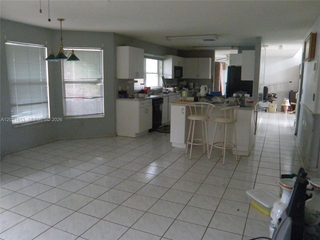 722 NW 177th Ave, Pembroke Pines, FL 33029