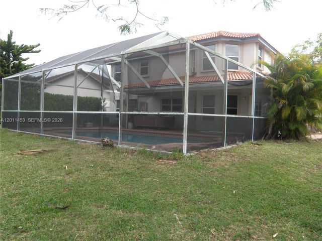 722 NW 177th Ave, Pembroke Pines, FL 33029