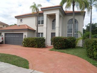 722 NW 177th Ave, Pembroke Pines, FL 33029