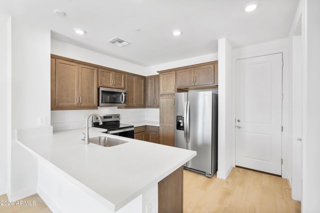 11300 N CASA DEGA Drive 1068, Surprise, AZ 85388