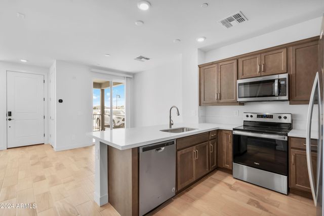 11300 N CASA DEGA Drive 1068, Surprise, AZ 85388